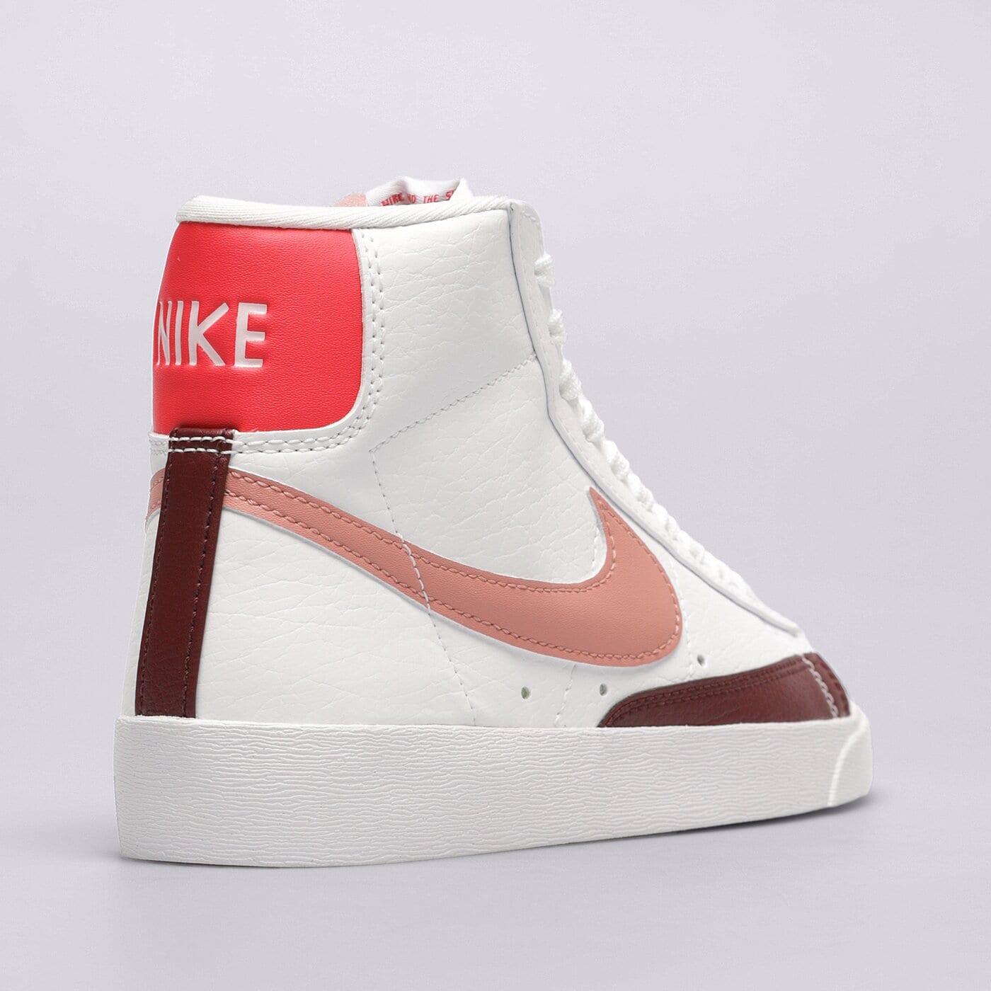 Дамски маратонки NIKE W BLAZER MID '77 NEXT NATURE dq4124-105 цвят бял