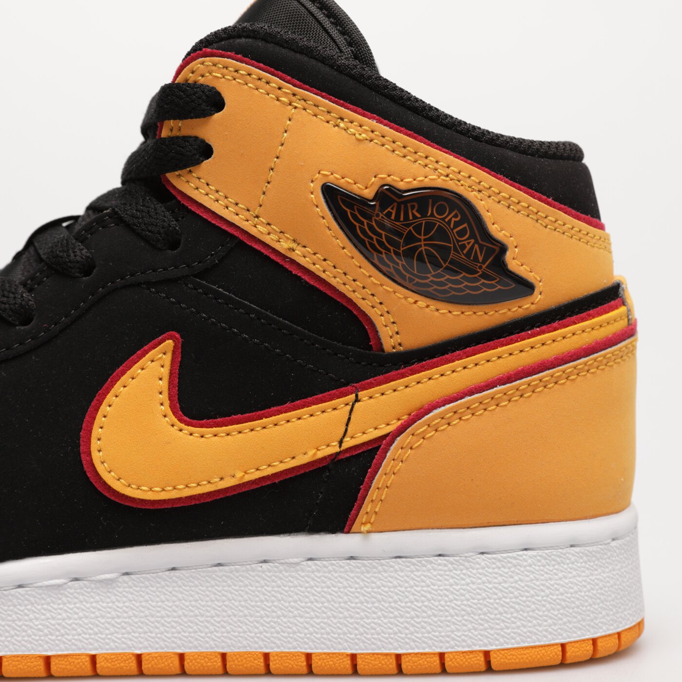 Детски маратонки AIR JORDAN 1 MID SE fj4924-008 цвят оранжев