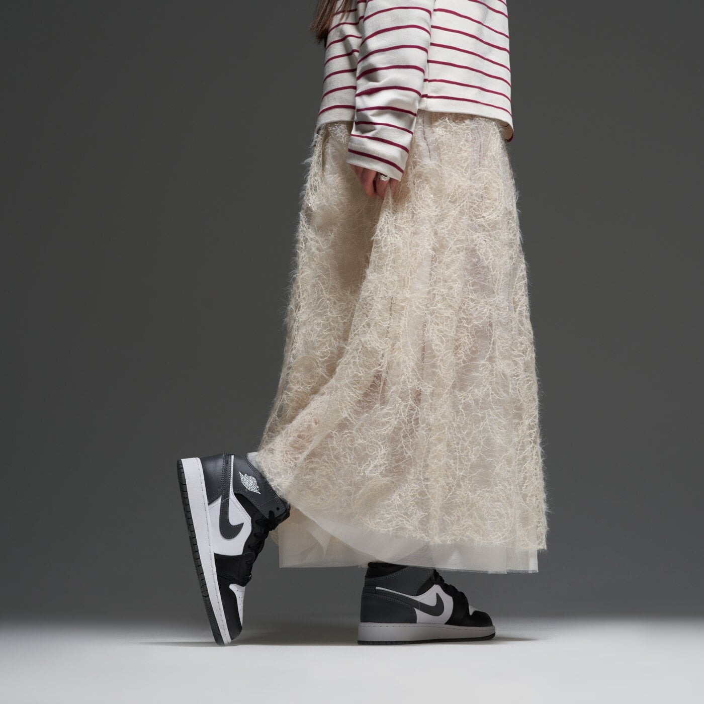 Детски маратонки AIR JORDAN 1 MID  dq8423-001 цвят сив