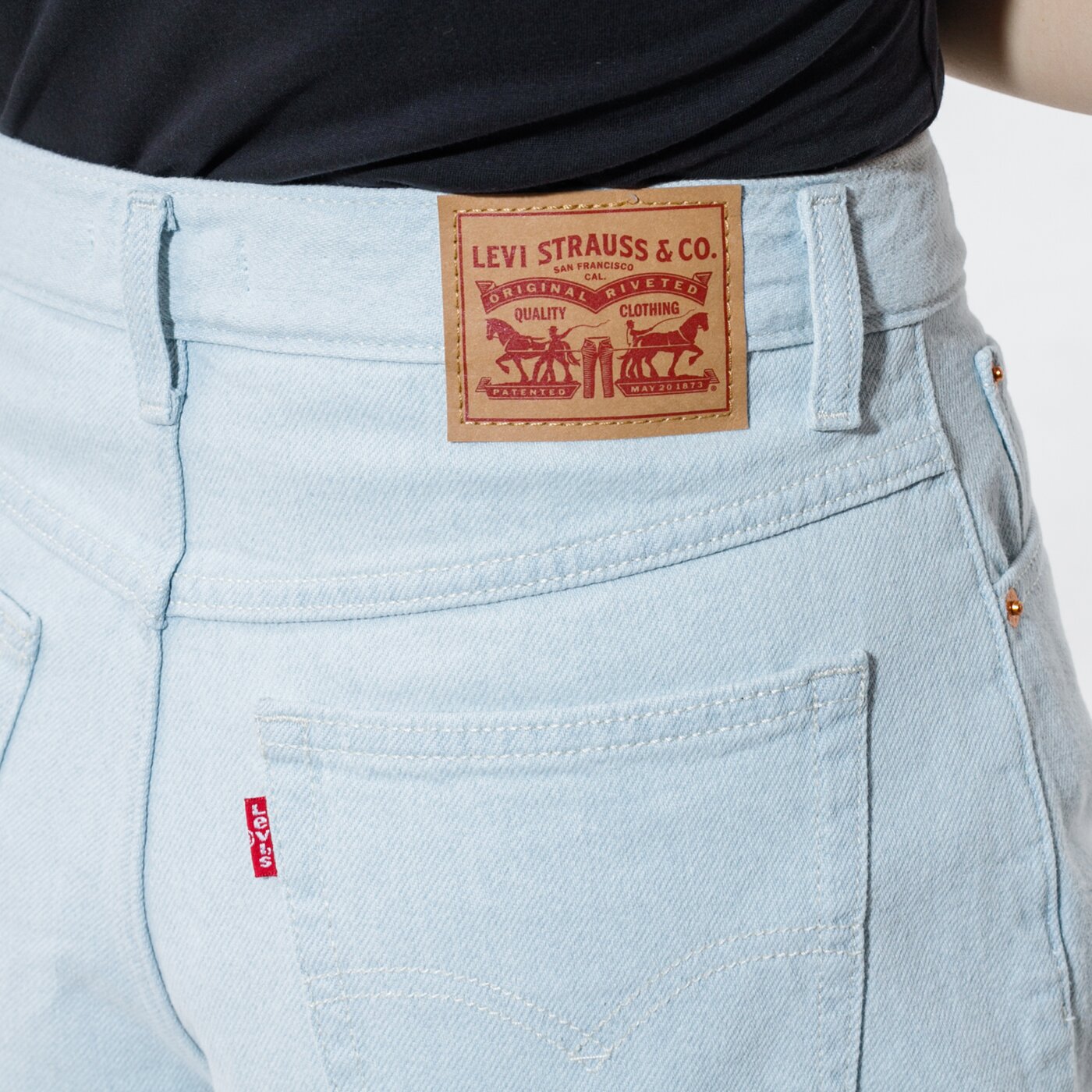 Дамски къси панталони LEVI'S ПАНТАЛОНИ MOM A LINE SHORT 2 16888-0005 цвят син