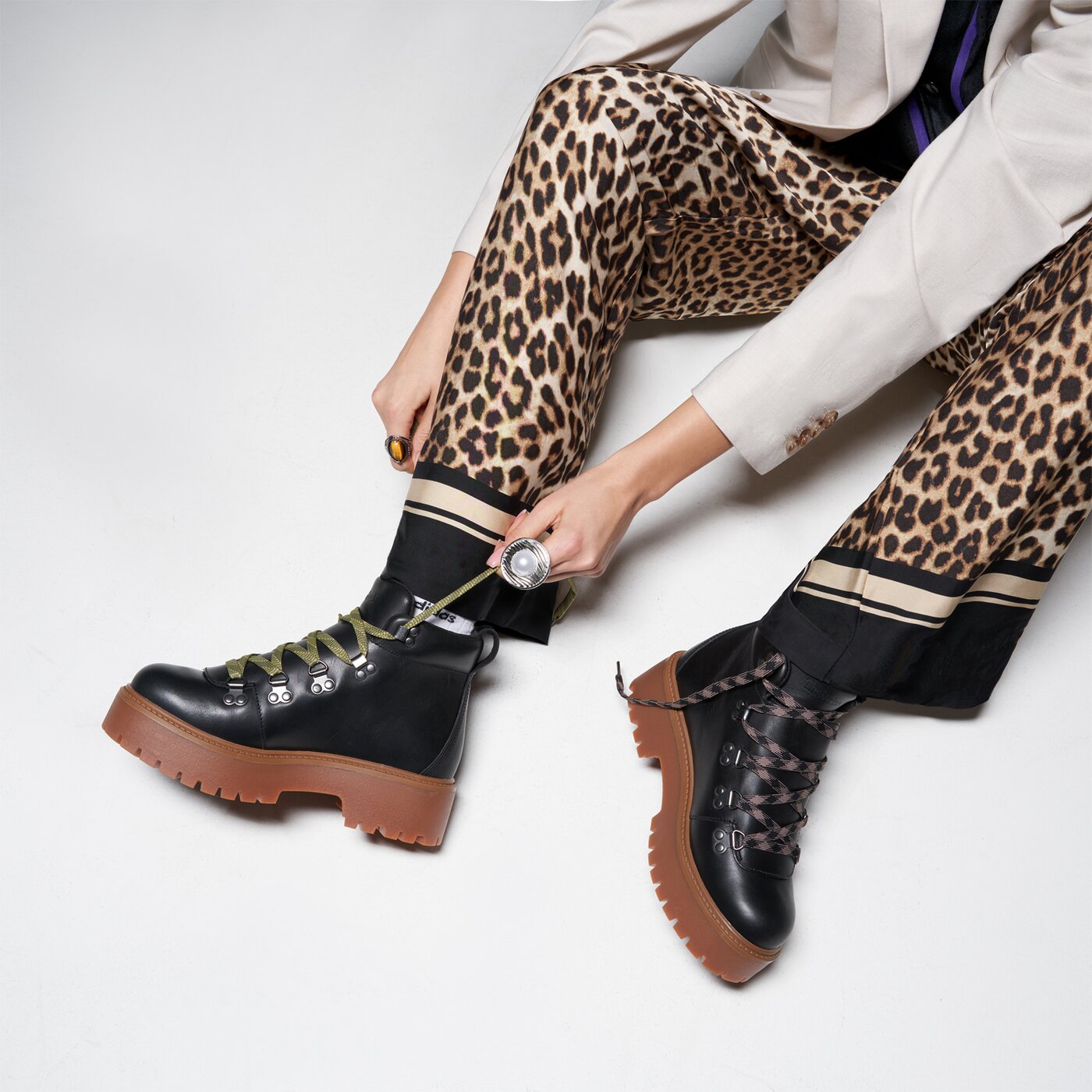 Дамски кежуал TIMBERLAND STONE STREET MID tb0a27vjw021 цвят черен