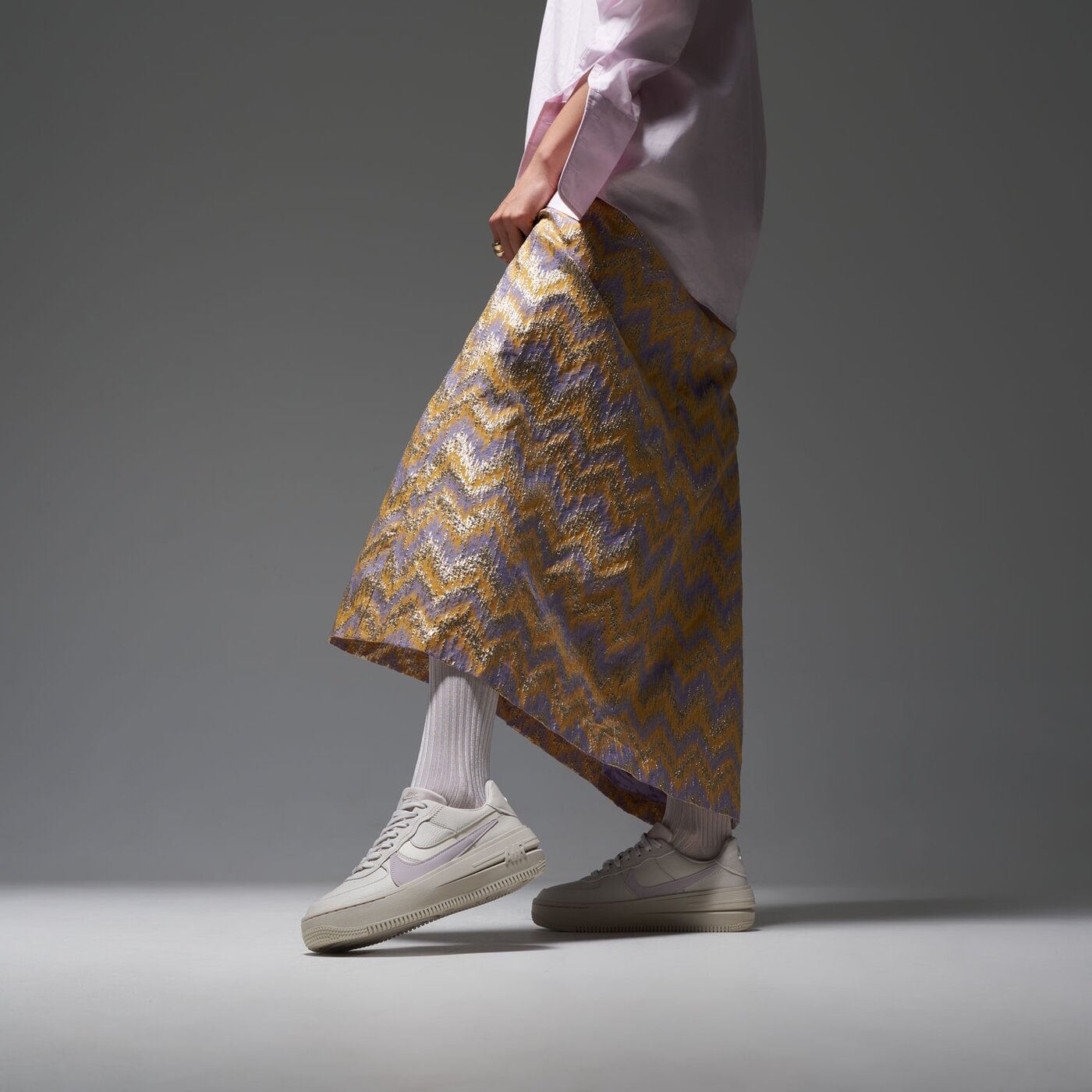 Дамски маратонки NIKE AIR FORCE 1 PLT.AF.ORM dj9946-108 цвят бежов