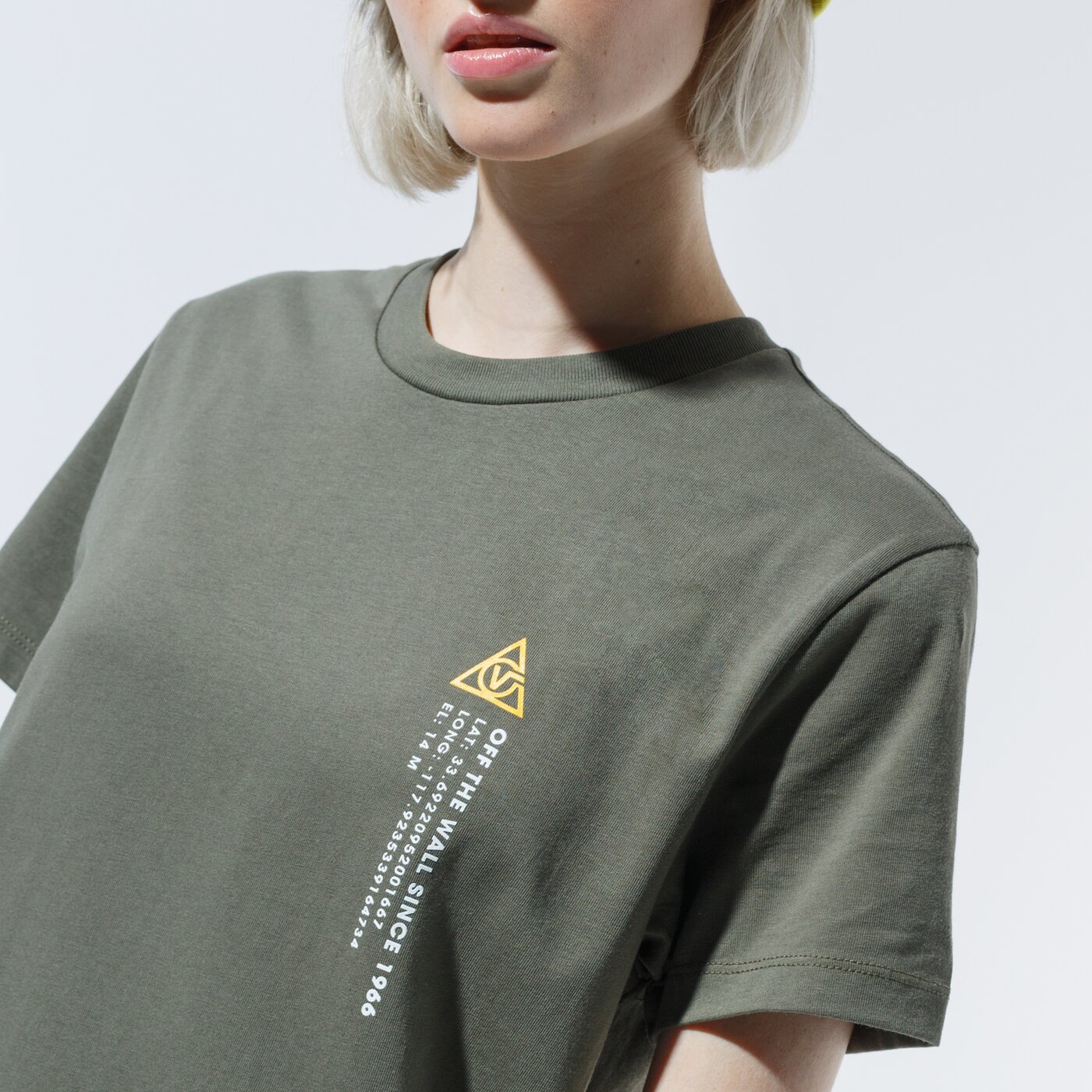 Дамска тениска VANS ТЕНИСКА 66 SUPPLY BF CREW vn0a4scxkcz1 цвят черен