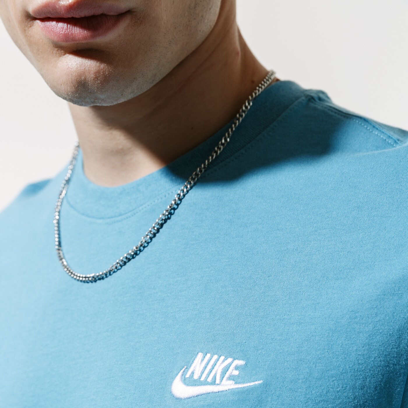 Мъжка тениска NIKE ТЕНИСКА SPORTSWEAR CLUB ar4997-424 цвят син