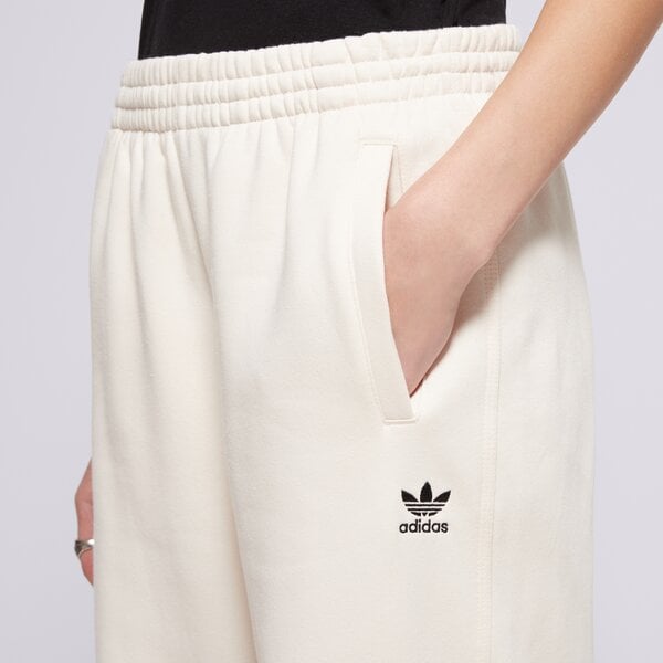 Дамски панталони ADIDAS ПАНТАЛОНИ ESS JOGGERS iy9635 цвят бял