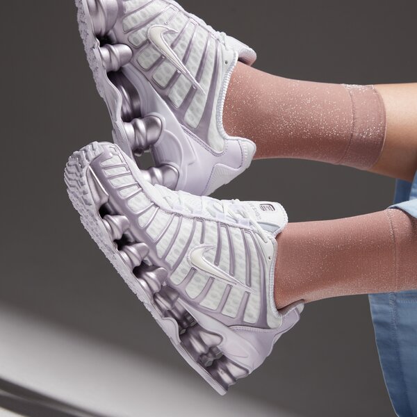 Дамски маратонки NIKE SHOX TL ar3566-104 цвят лавандулов