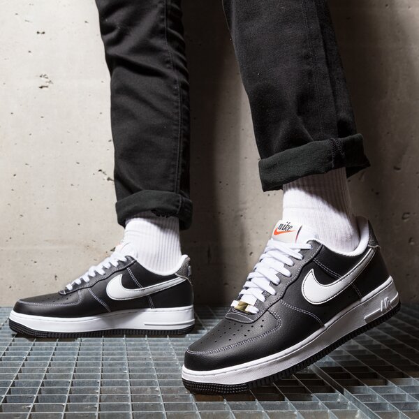Мъжки маратонки NIKE AIR FORCE 1 '07  da8478-001 цвят черен