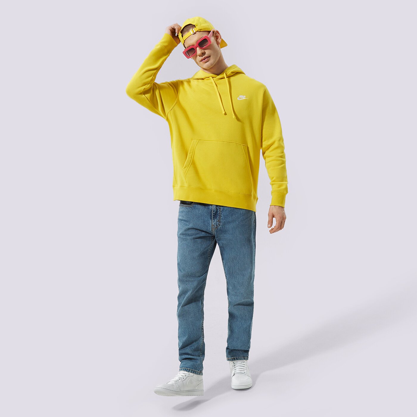 Мъжки суичър NIKE СУИТЧЪР С КАЧУЛКА SPORTSWEAR CLUB FLEECE bv2654-709 цвят жълт