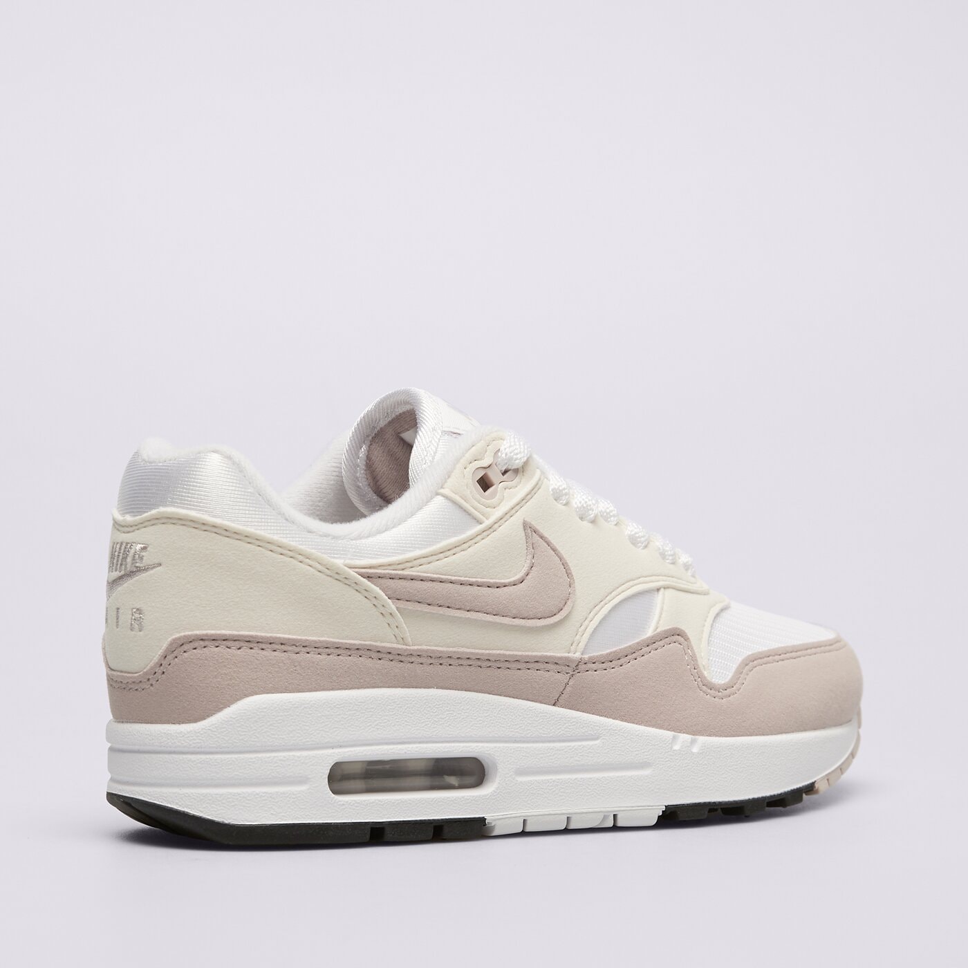 Дамски маратонки NIKE AIR MAX 1 dz2628-106 цвят бежов