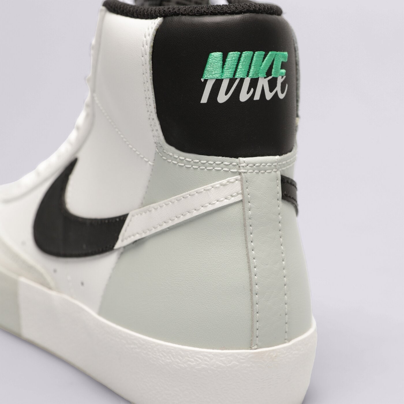 Детски маратонки NIKE BLAZER MID '77 SE (GS) fn6937-100 цвят бял