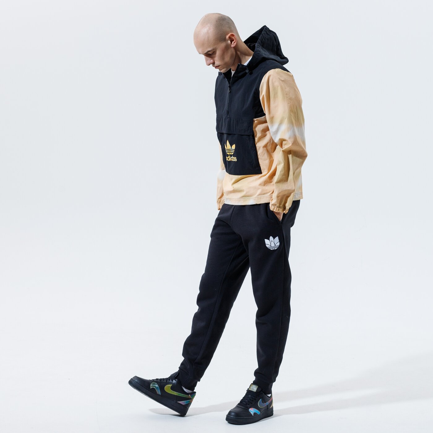 Мъжко преходно яке ADIDAS ЯКЕ CAMO WINDBREAKR gn1876 цвят бежов