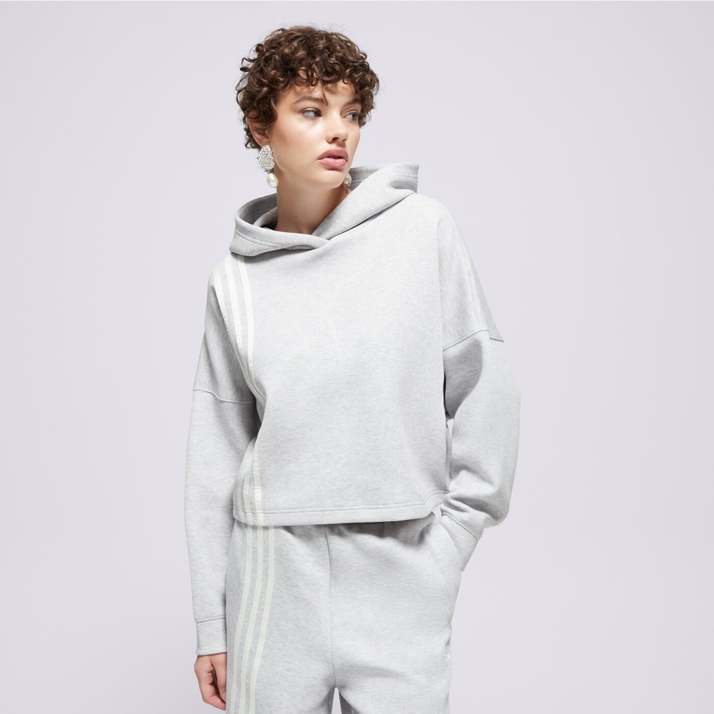 Дамски суичър ADIDAS СУИТЧЪР С КАЧУЛКА 3 STRIPES HOODY jw3596 цвят сив