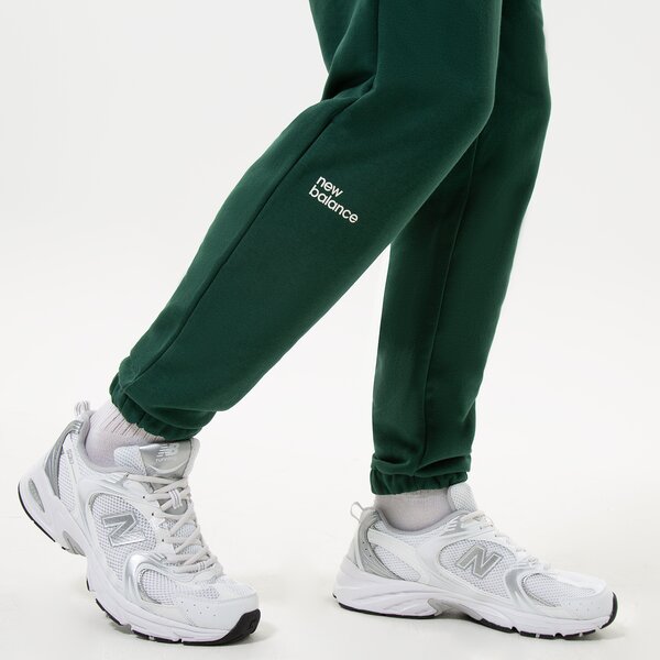 Мъжки панталони NEW BALANCE ПАНТАЛОНИ NB ESSENTIALS FLEECE JOGGER mp23504nwg цвят зелен