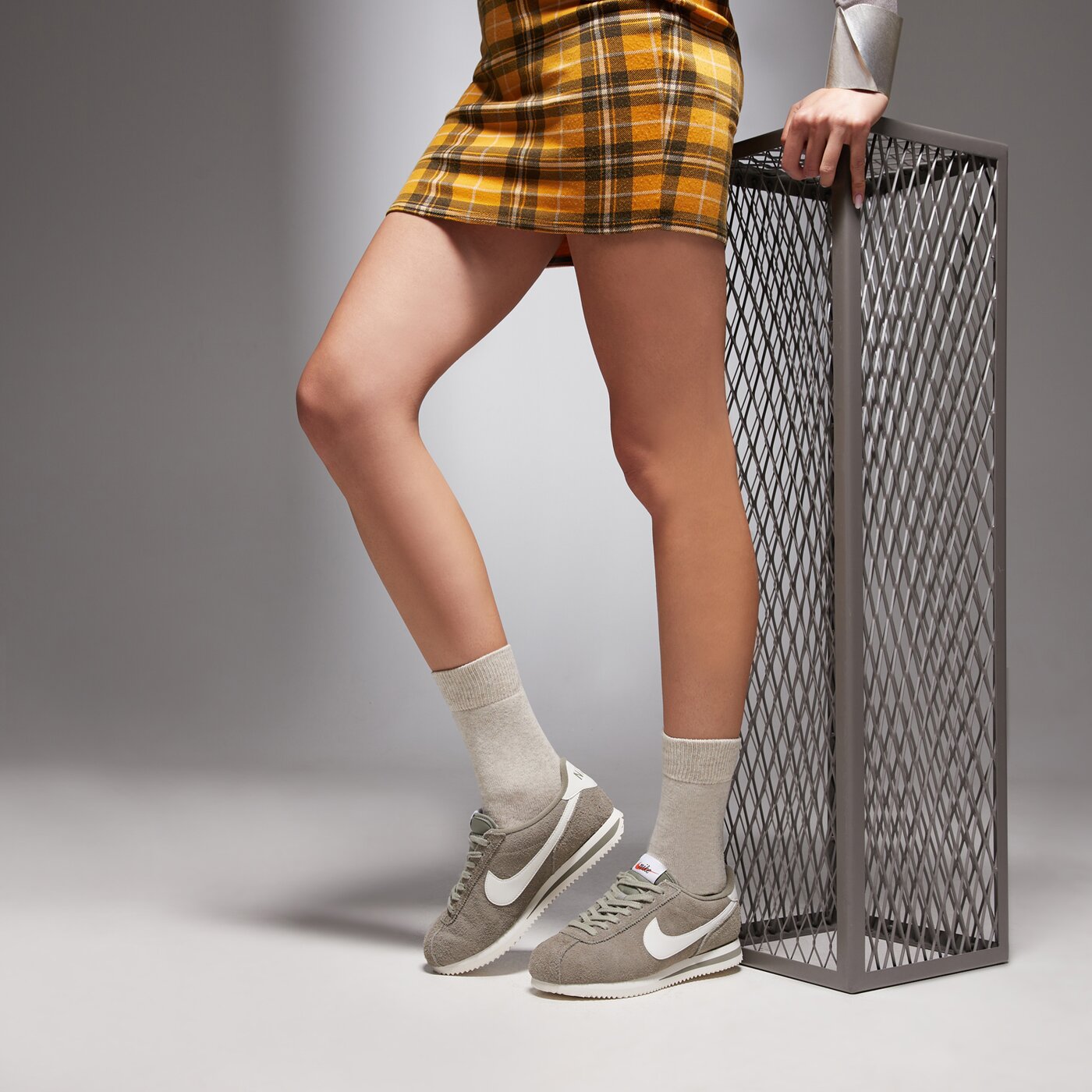 Дамски маратонки NIKE CORTEZ VINTAGE SUEDE fj2530-302 цвят каки