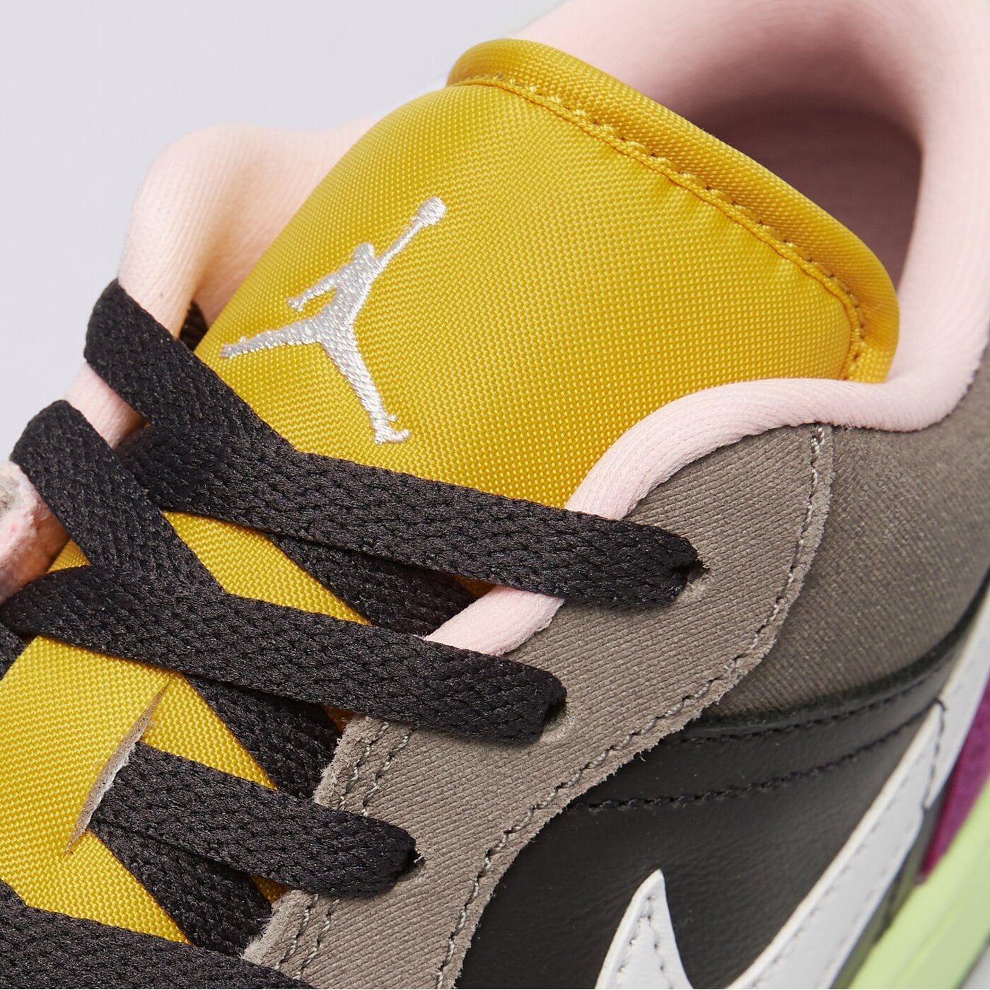 Мъжки маратонки AIR JORDAN 1 LOW SE  hq2010-005 цвят многоцветен