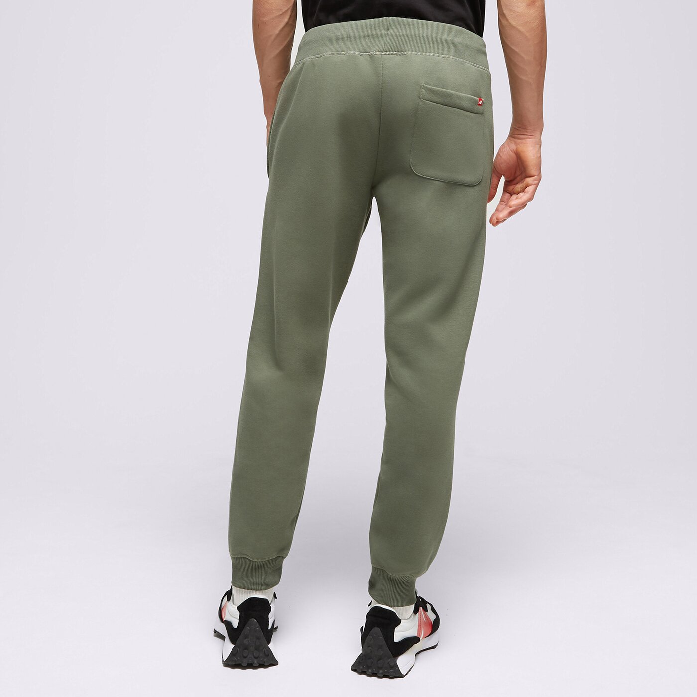 Мъжки панталони NEW BALANCE ПАНТАЛОНИ SMALL LOGO PANTS DON ПАНТАЛОНИ mp23600don цвят каки