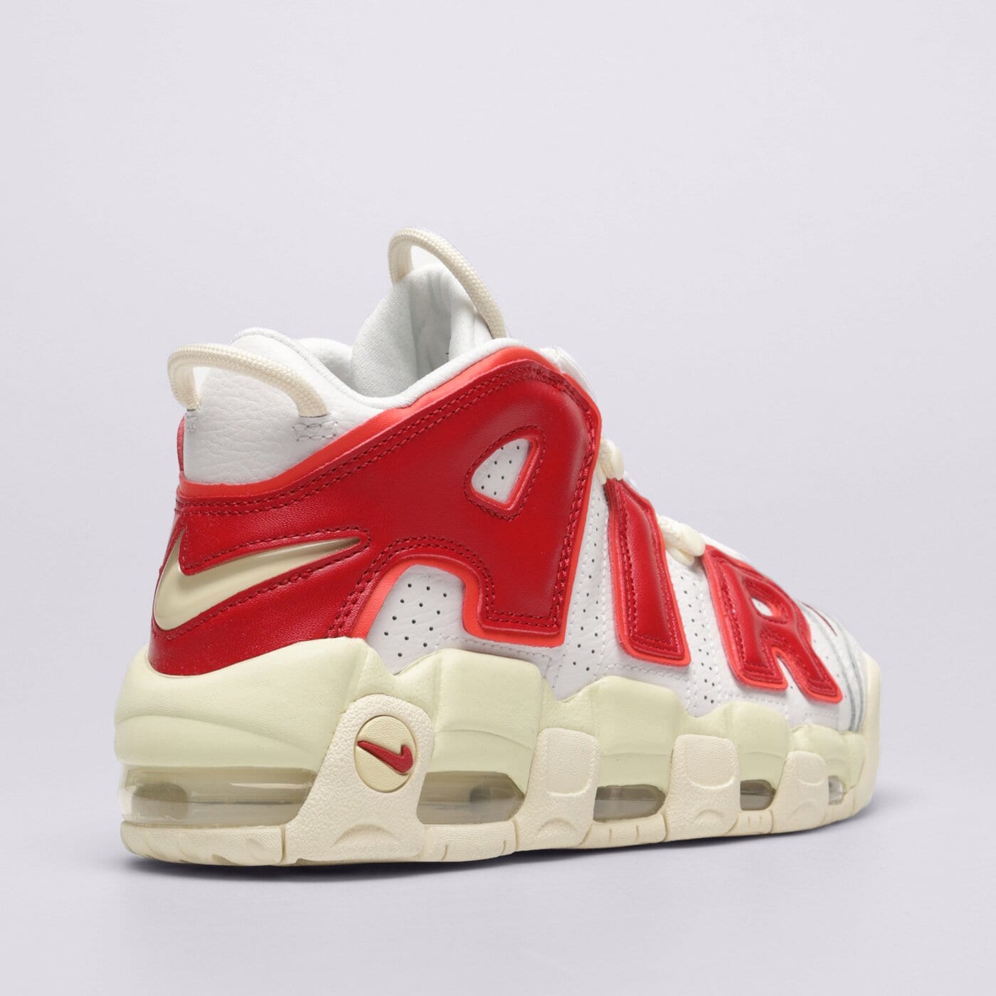 Дамски маратонки WMNS NIKE AIR MORE UPTEMPO  fn3497-100 цвят бял