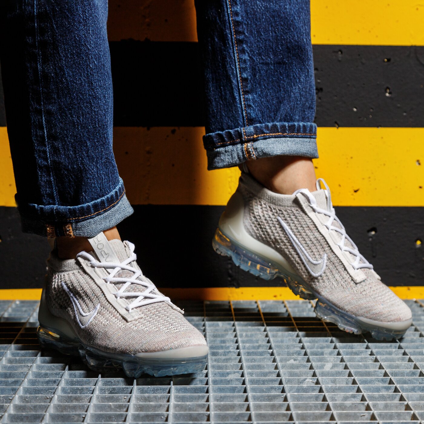 Дамски маратонки NIKE W AIR VAPORMAX 2021 FK dh4088-001 цвят бежов