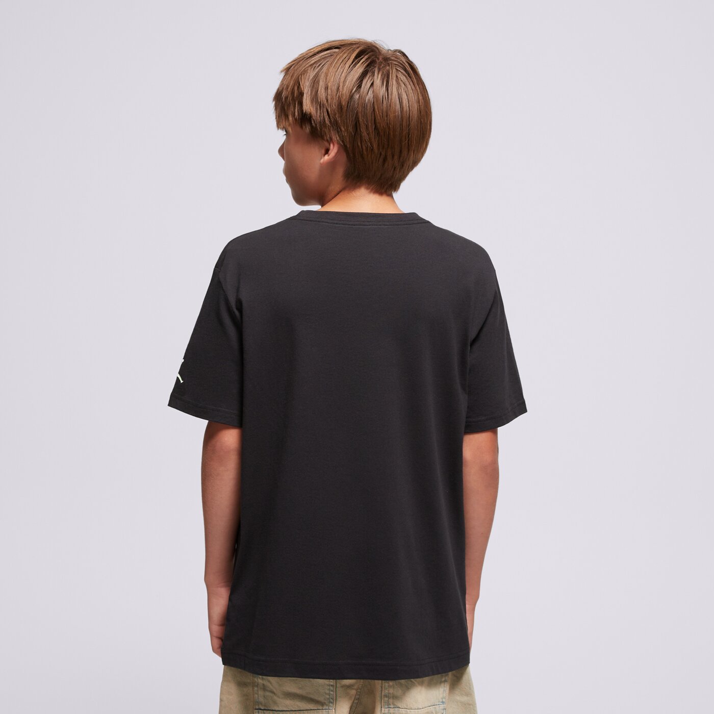 Детска тениска JORDAN ТЕНИСКА JDB SKY IS NOT THE LIMIT GLOW BOY 95d948-023 цвят черен