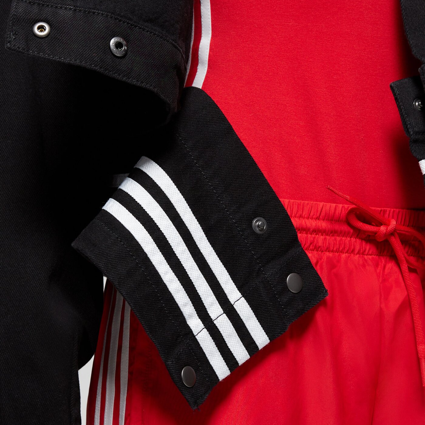 Дамско преходно яке ADIDAS ЯКЕ DENIM TRACK ТОП jj3095 цвят черен