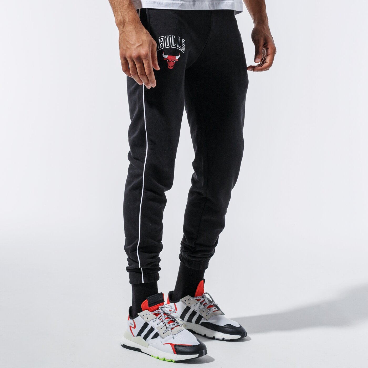 Мъжки панталони NEW ERA ПАНТАЛОНИ NBA STRIPE PIPING JOGGER CHIBUL BLK 11860095 