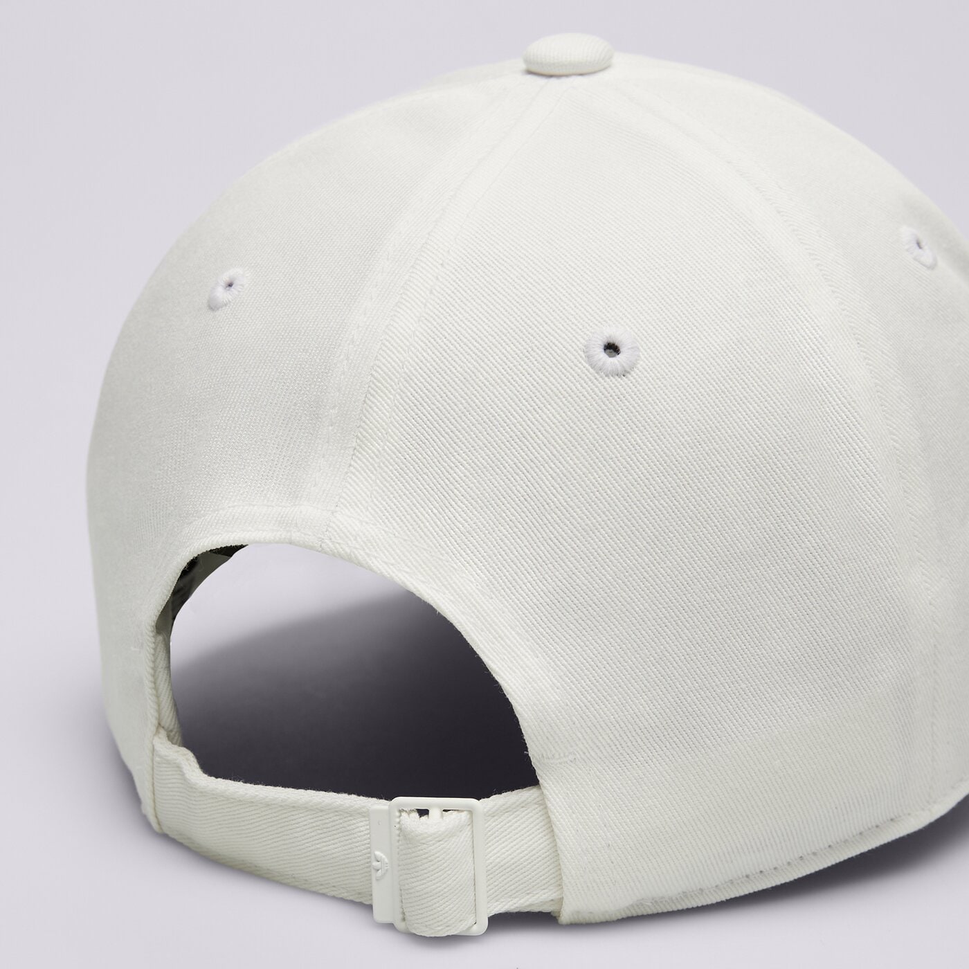 Дамска шапка с козирка ADIDAS ШАПКА BASEB CLASS TRE jc6025 цвят бял