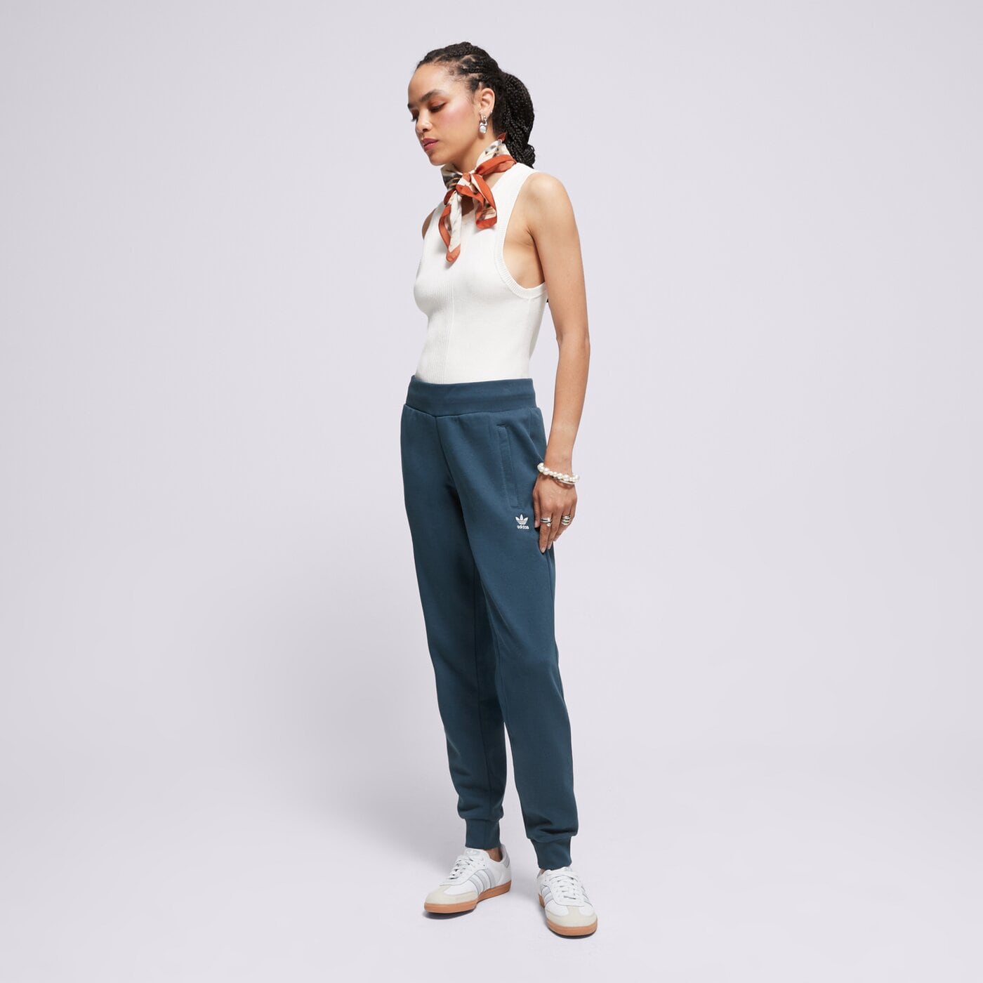 Дамски панталони ADIDAS ПАНТАЛОНИ TRACK PANT ij9818 цвят тъмносин