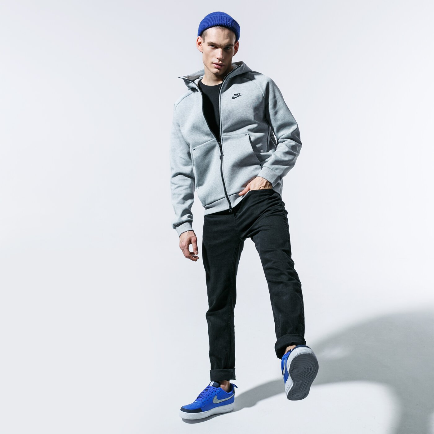 Мъжки суичър NIKE СУИТЧЪР СЪС ЗАКОПЧАВАНЕ С КАЧУЛКА   M NSW PE HOODIE FZ  bv3701-063 цвят сив