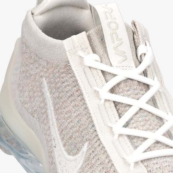 Дамски маратонки NIKE W AIR VAPORMAX 2021 FK dh4088-001 цвят бежов