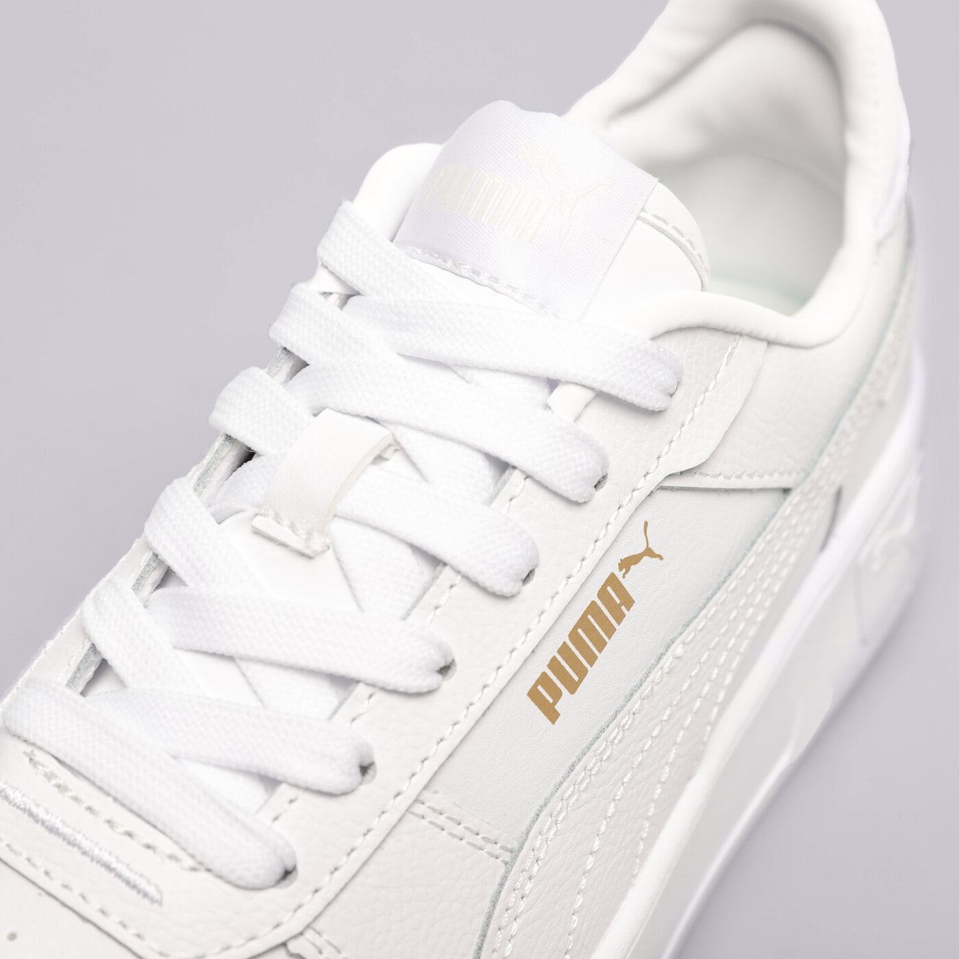 Дамски маратонки PUMA CARINA STREET 38939001 цвят бял