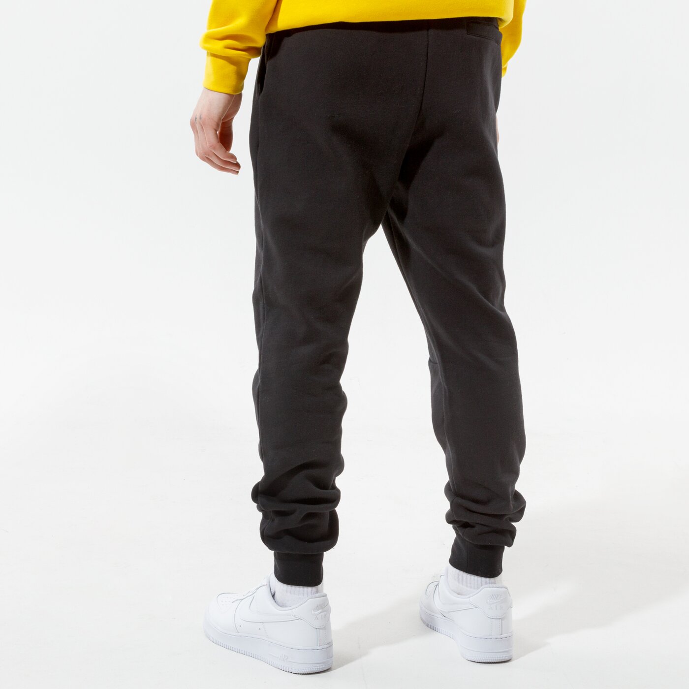 Мъжки панталони CONFRONT ПАНТАЛОНИ ESSENTIAL PANTS BLACK  cf121spm21001 цвят черен