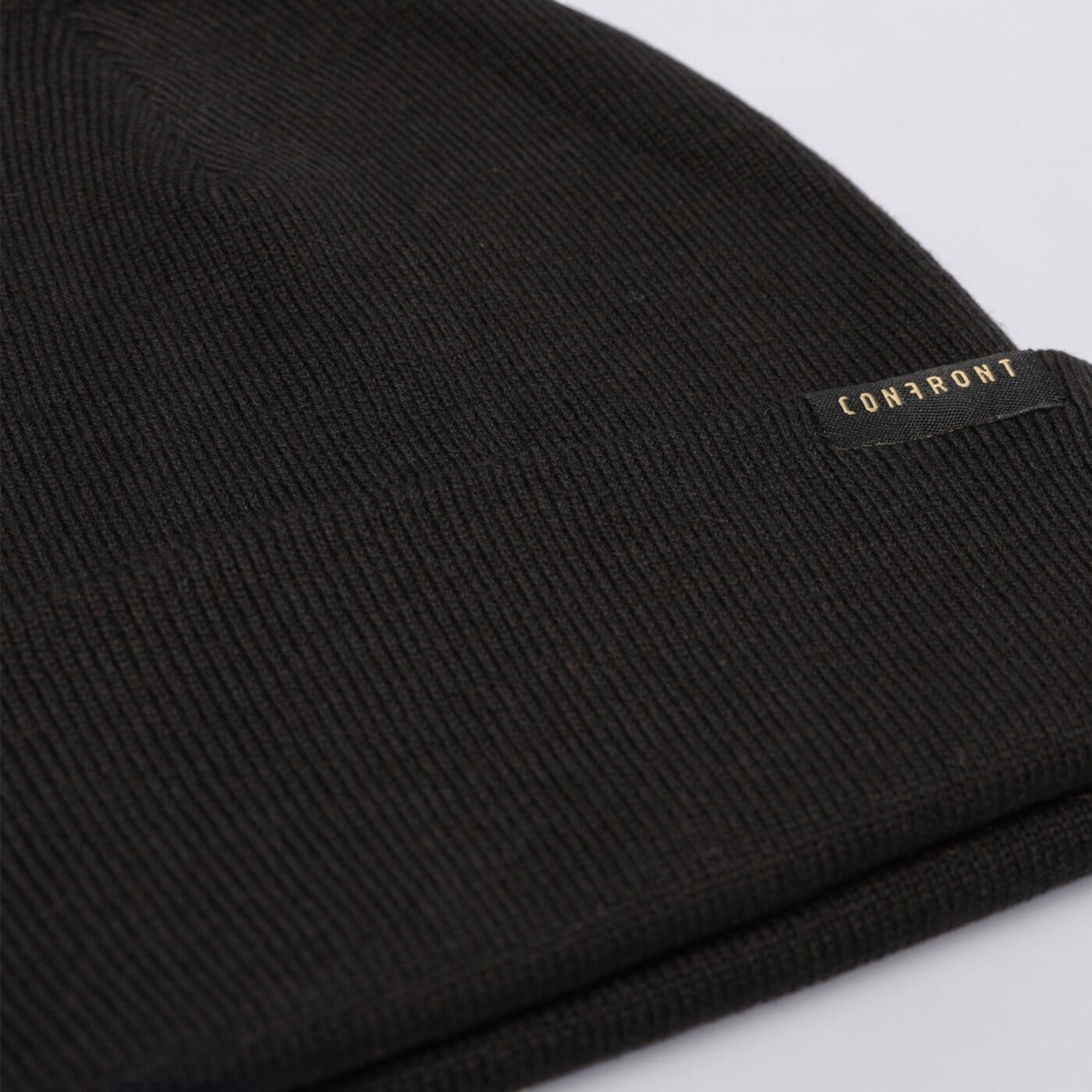 Дамска зимна шапка CONFRONT ШАПКА CLASSIC BEANIE cf323hat90001 цвят черен