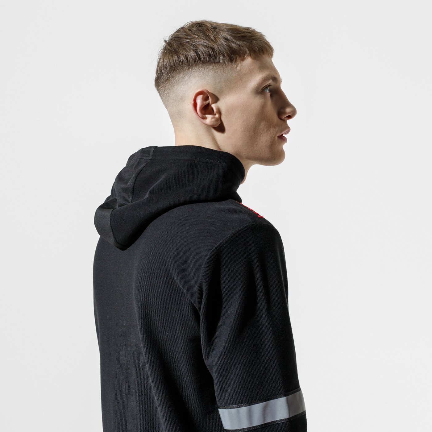 Мъжки суичър CONFRONT СУИТЧЪР С КАЧУЛКА TYRION cf120blm53002 цвят черен