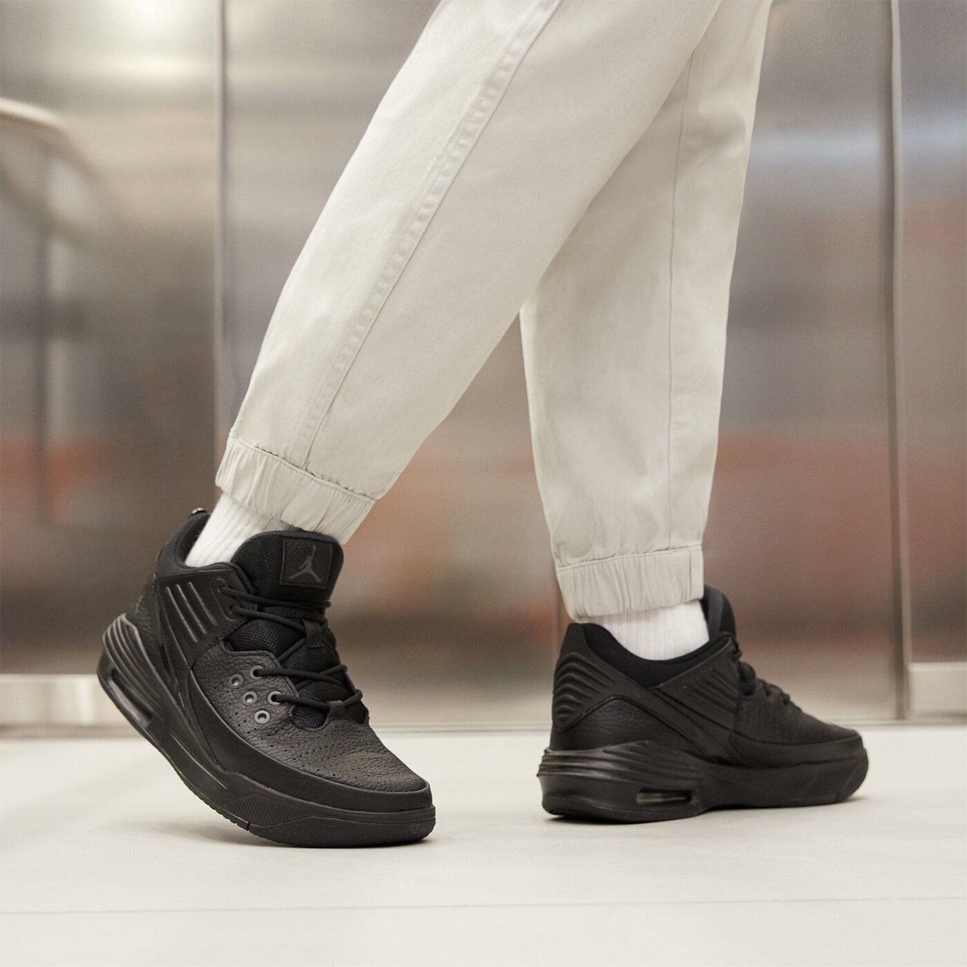 Мъжки маратонки JORDAN MAX AURA 5  dz4353-001 цвят черен