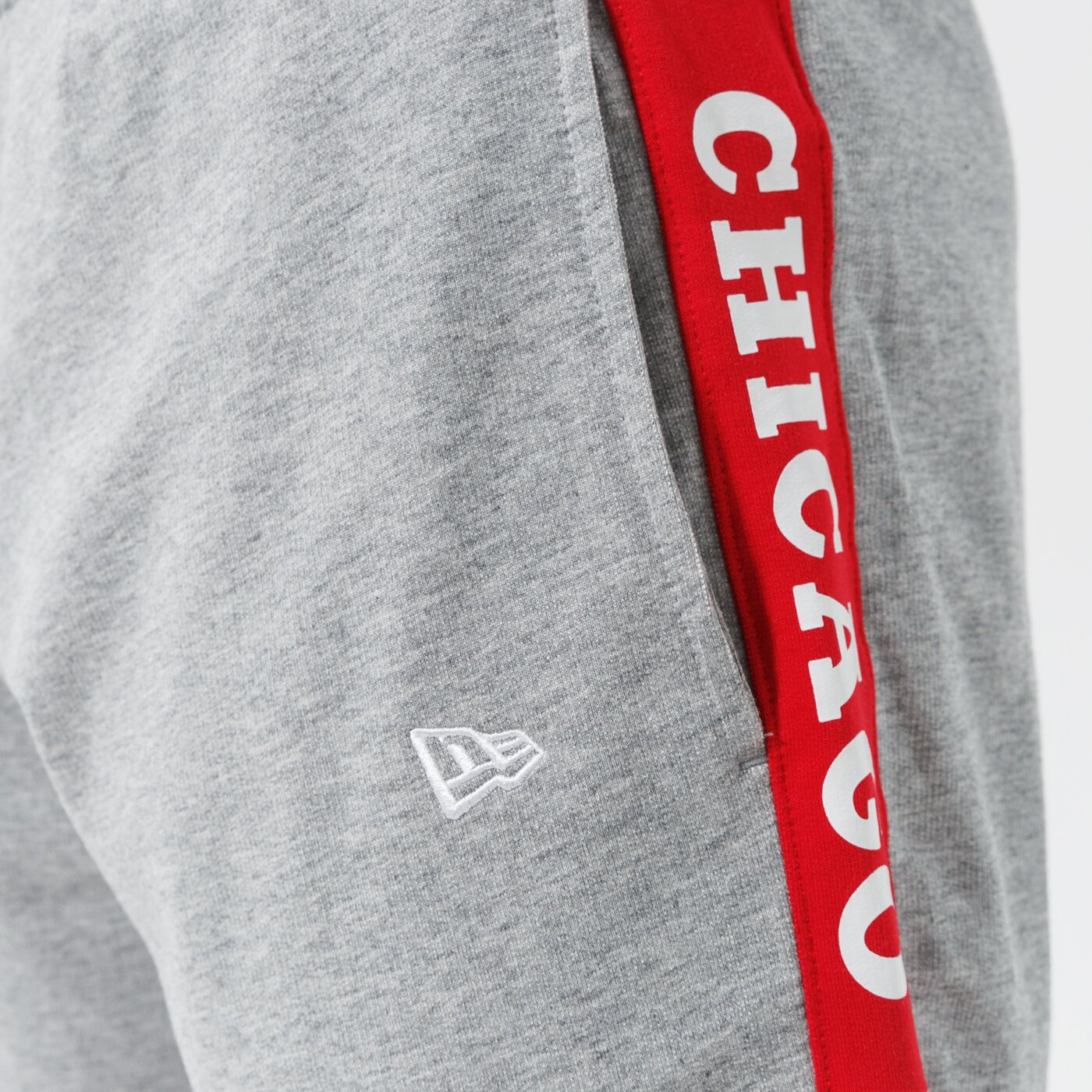 Мъжки къси панталони NEW ERA ШОРТИ NBA SIDE PANEL SHORT BULLS CHICAGO BULLS LGHFD 12590890 цвят сив