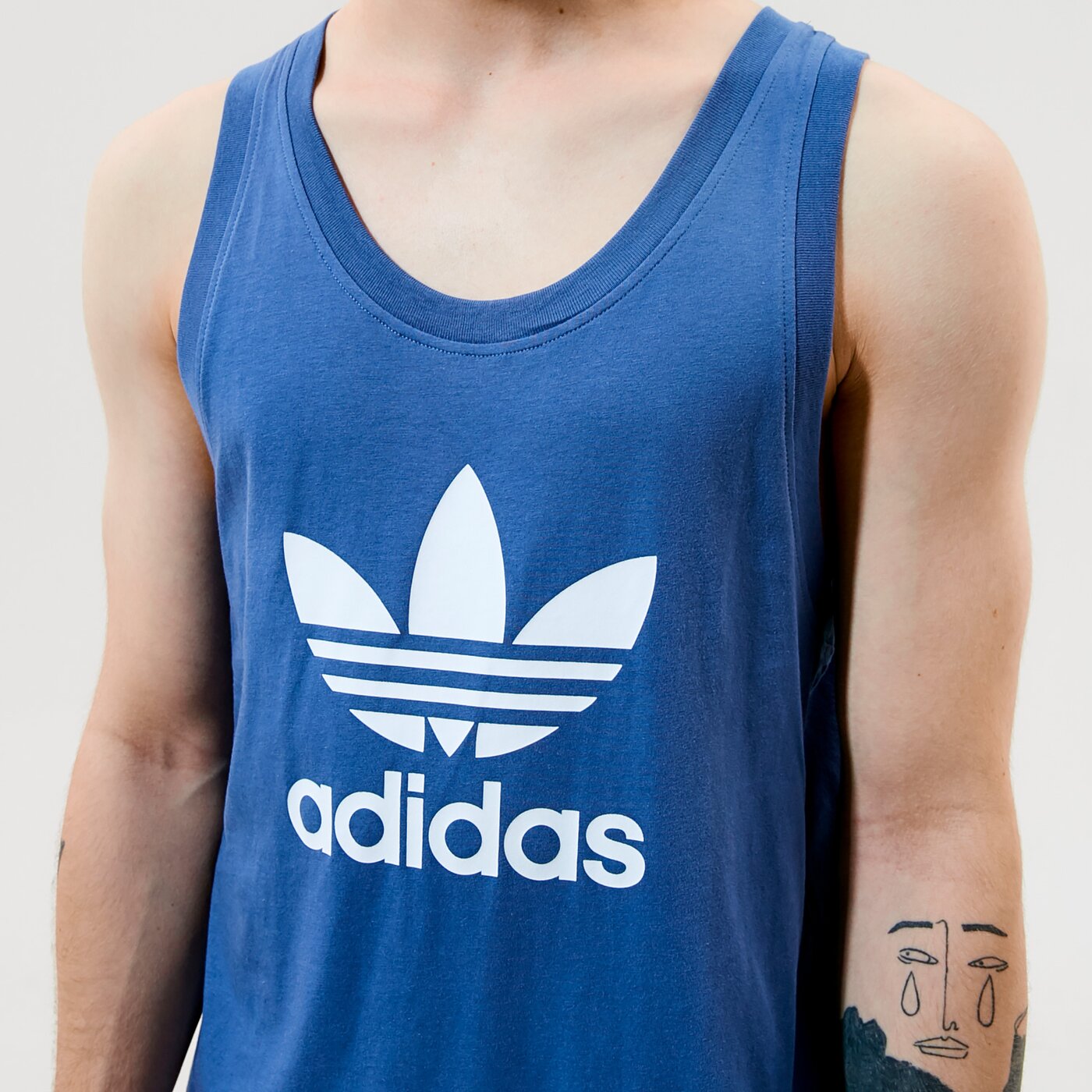 Мъжка тениска ADIDAS ПОТНИК TREFOIL ПОТНИК gn3492 цвят син