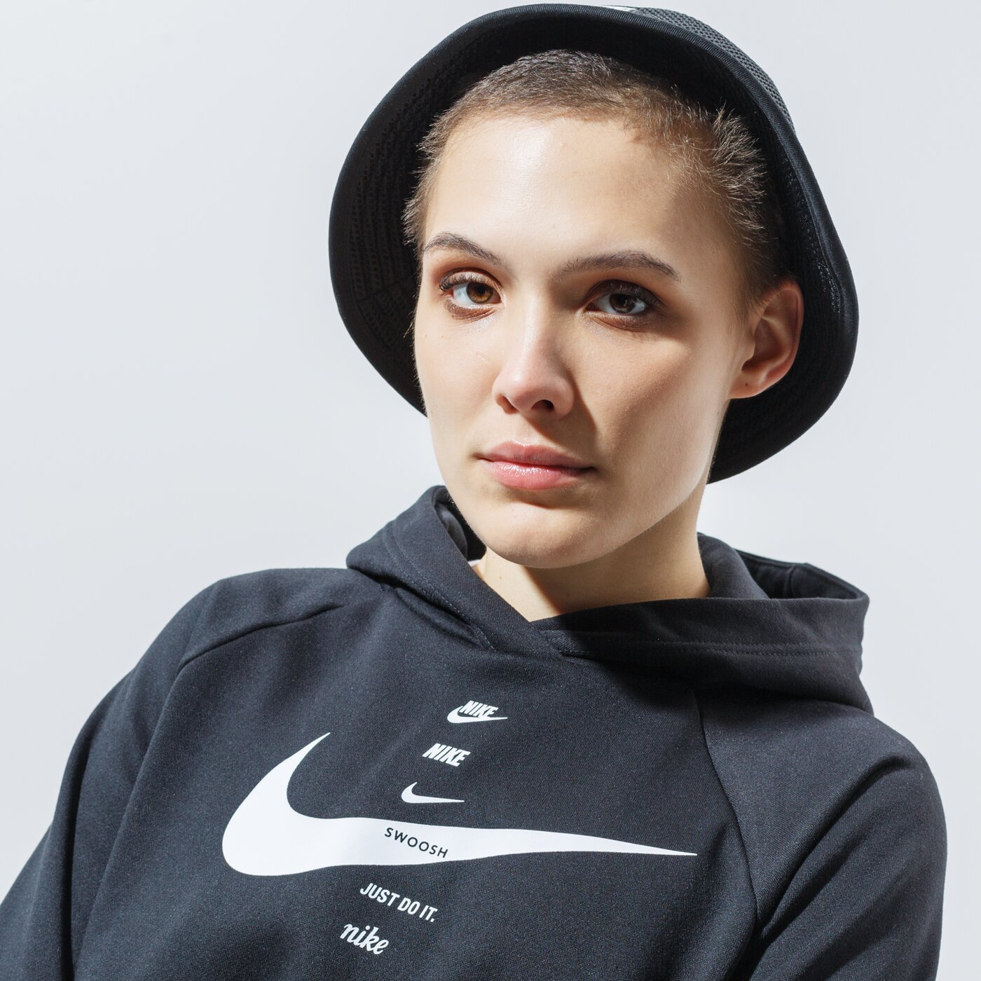 Дамски суичър NIKE СУИТЧЪР С КАЧУЛКА W NSW SWSH HOODIE FLC BB cu5676-011 цвят черен