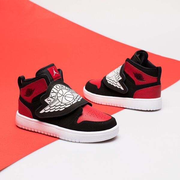 Детски маратонки SKY JORDAN 1 BP  bq7197-001 цвят черен