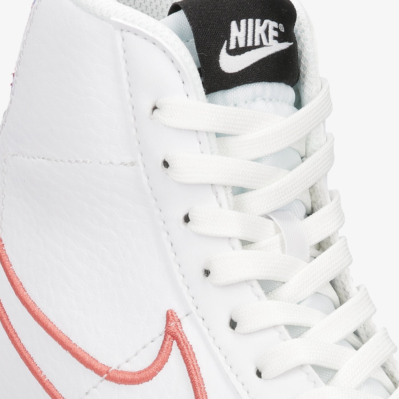 Детски маратонки NIKE BLAZER MID '77 SE dj0265-100 цвят бял