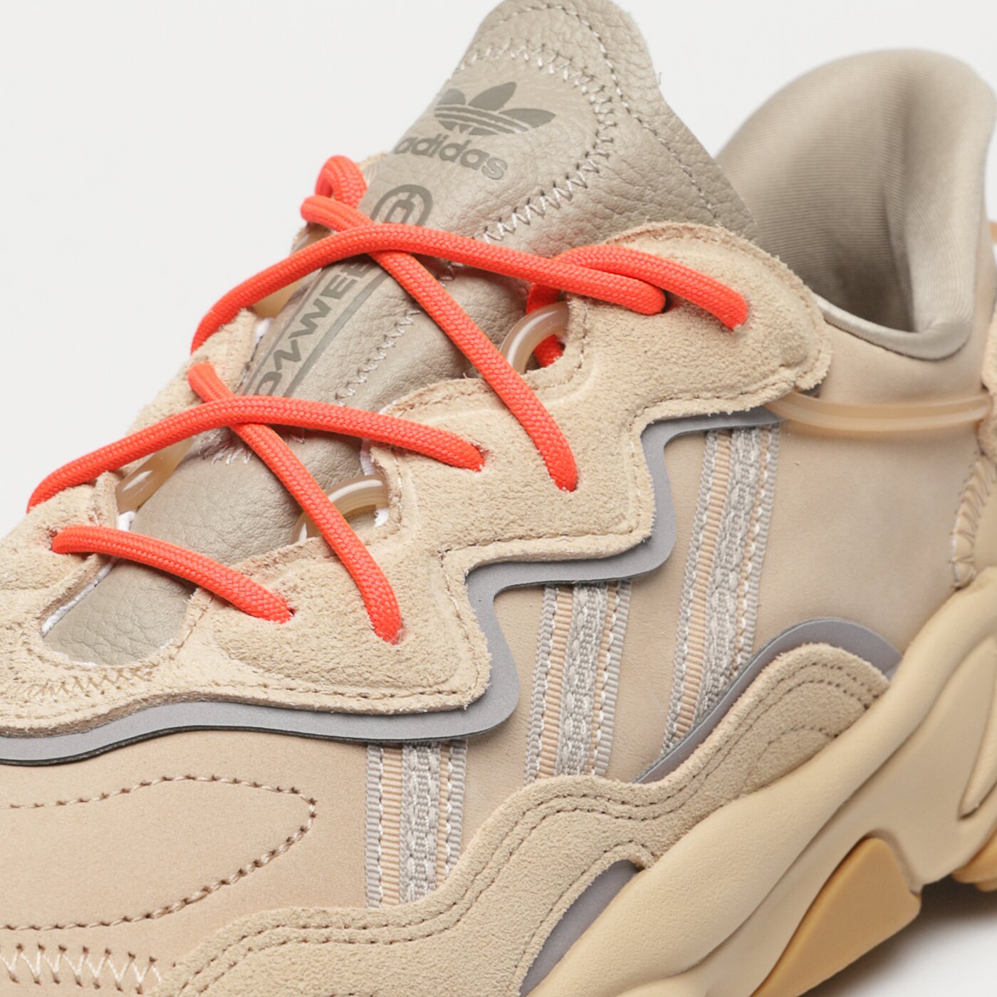 Мъжки маратонки ADIDAS OZWEEGO ee6462 цвят бежов