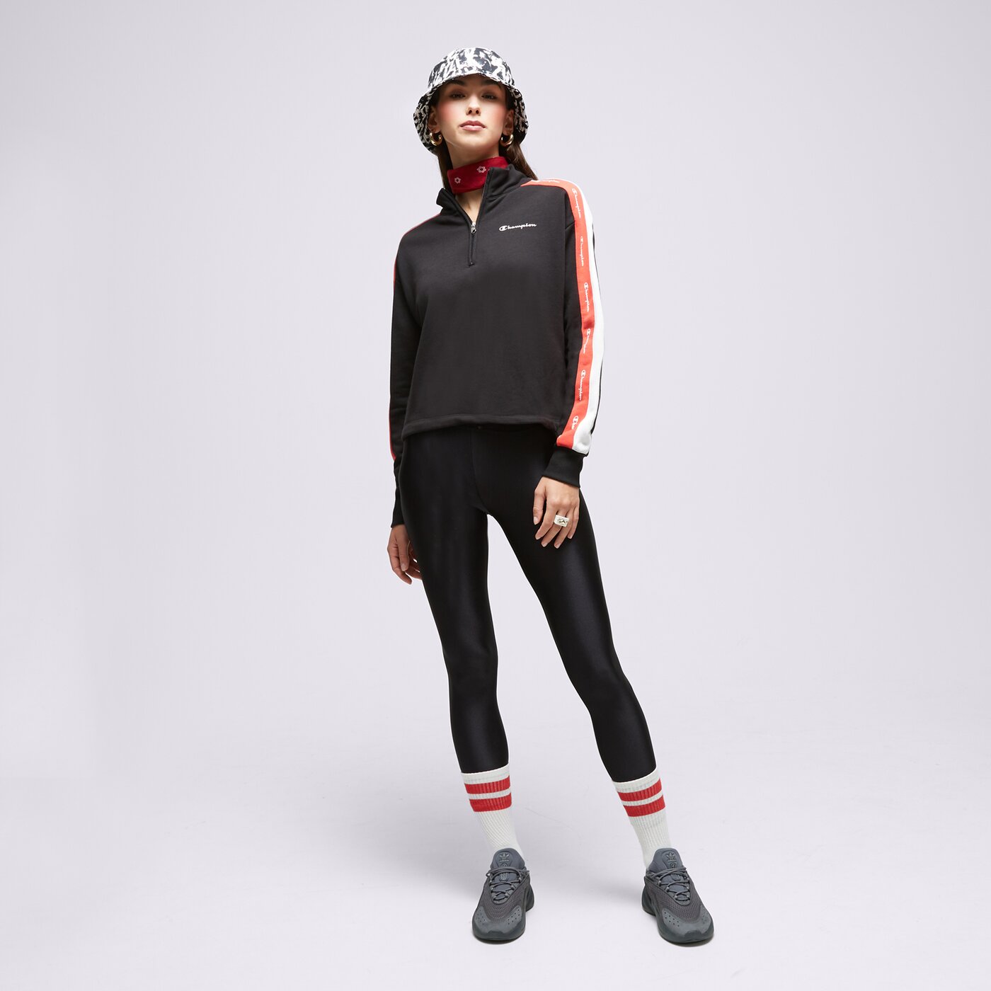 Дамски суичър CHAMPION СУИТЧЪР СЪС ЗАКОПЧАВАНЕ   HALF ZIP SWEATSHIRT 116224kk001 цвят черен