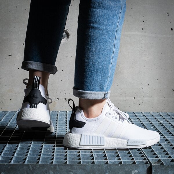 Дамски маратонки ADIDAS NMD_R1 gy6067 цвят бял