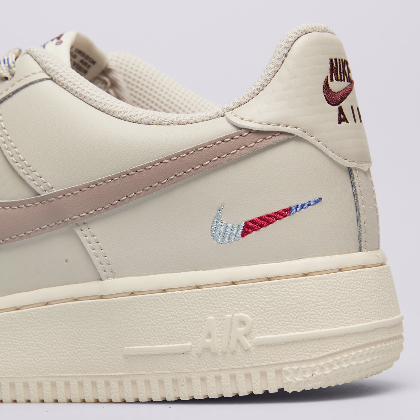 Детски маратонки NIKE AIR FORCE 1 LV8 1 (GS) hq1907-100 цвят бежов