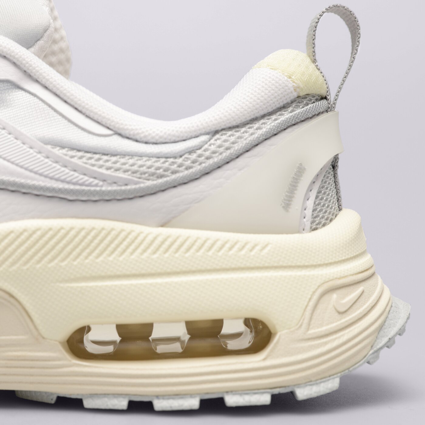 Дамски маратонки NIKE WMNS AIR MAX BLISS SUEDE fd9861-100 цвят бежов