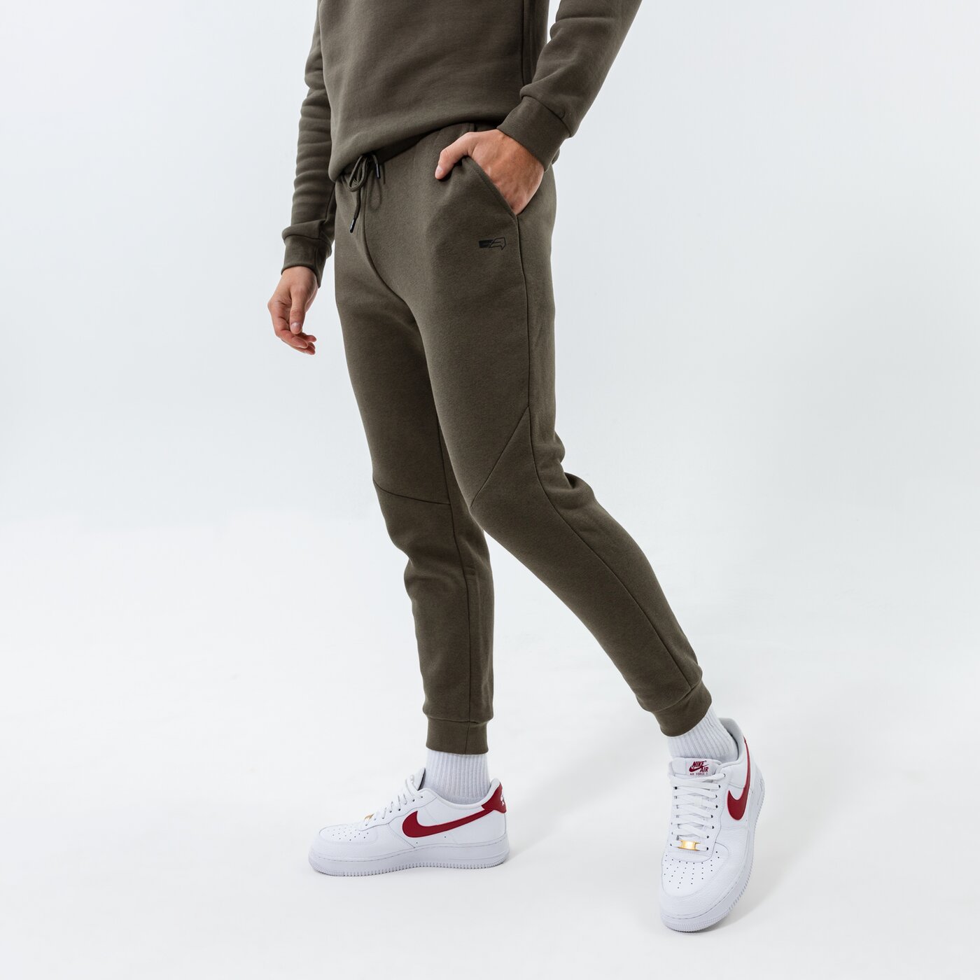 Мъжки панталони CONFRONT ПАНТАЛОНИ ESSENTIAL PANTS КАКИ cf321spm26001 цвят каки