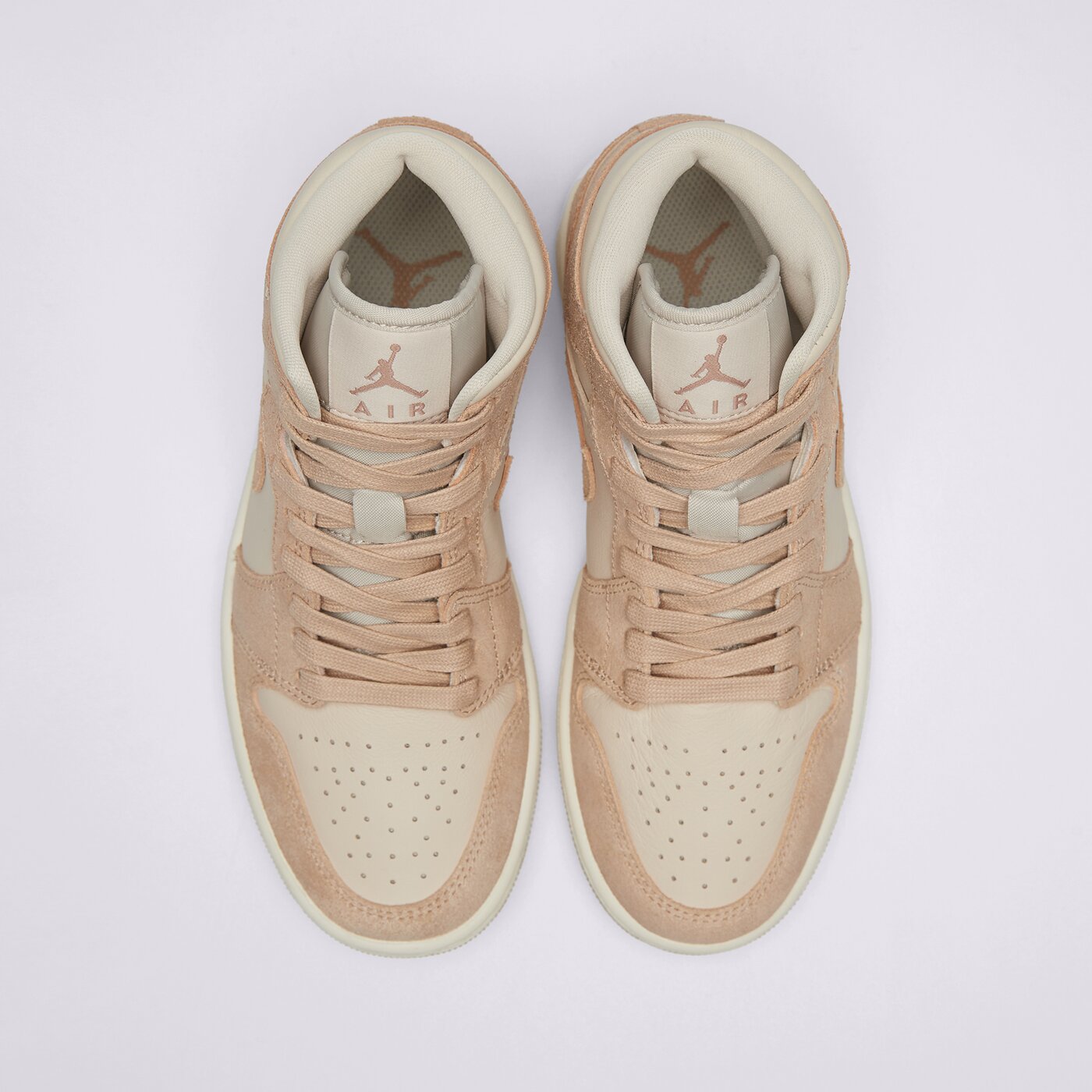 Дамски маратонки WMNS AIR JORDAN 1 MID SE fj3448-200 цвят бежов