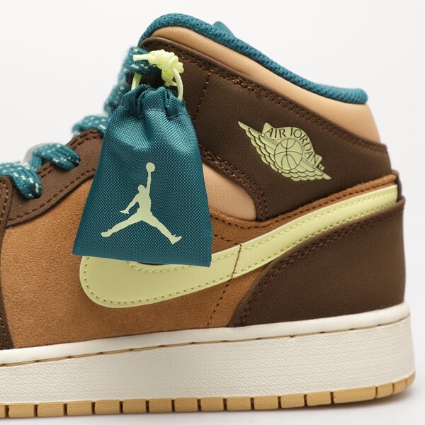 Детски маратонки AIR JORDAN 1 MID SE dz6335-200 цвят кафяв