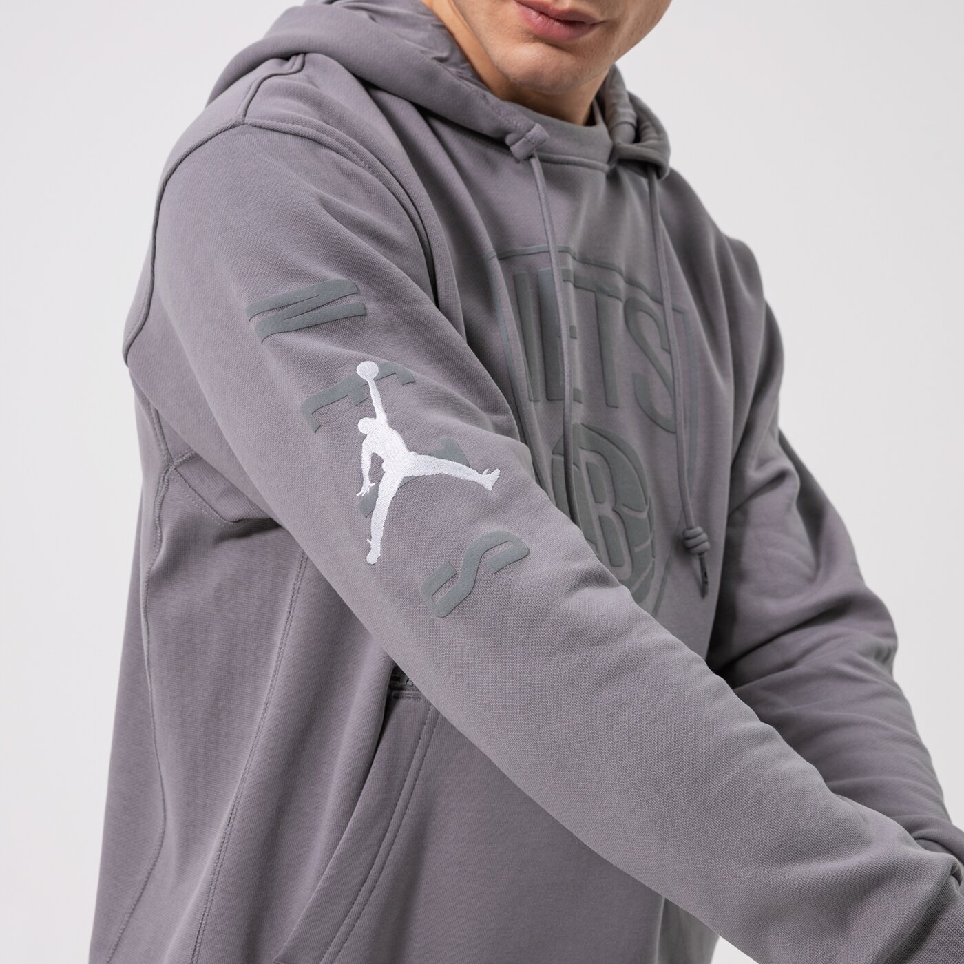 Мъжки суичър NIKE СУИТЧЪР С КАЧУЛКА BKN M NK PO FLC CTS STMT NBA db1516-002 цвят сив