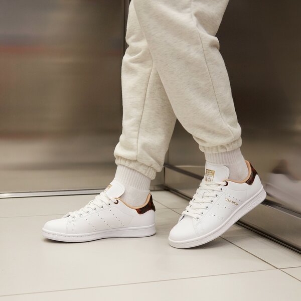 Дамски маратонки ADIDAS STAN SMITH W gy5909 цвят бял