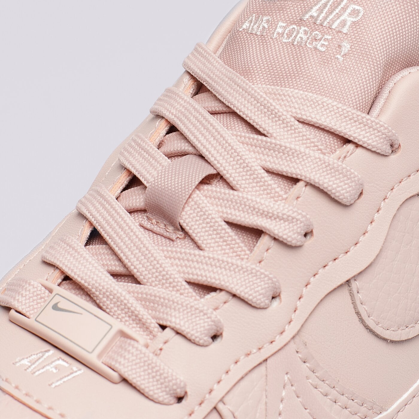 Дамски маратонки NIKE AIR FORCE 1 PLATFORM  dj9946-602 цвят розов